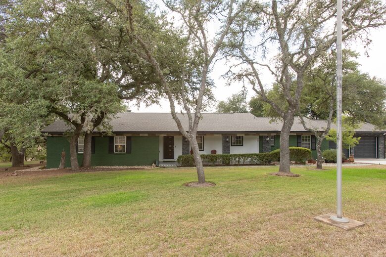Refined Hill Country Retreat on 30 Acres - Driftwood, Texas