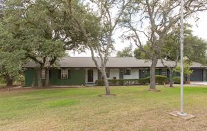 Refined Hill Country Retreat on 30 Acres - Driftwood, Texas