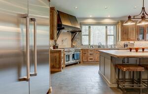 Modern Mountain Escape with Luxe Indoor-Outdoor Living - Bend, Oregon