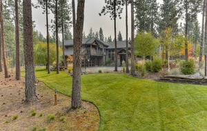 Modern Mountain Escape with Luxe Indoor-Outdoor Living - Bend, Oregon