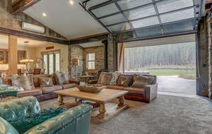 Modern Mountain Escape with Luxe Indoor-Outdoor Living - Bend, Oregon