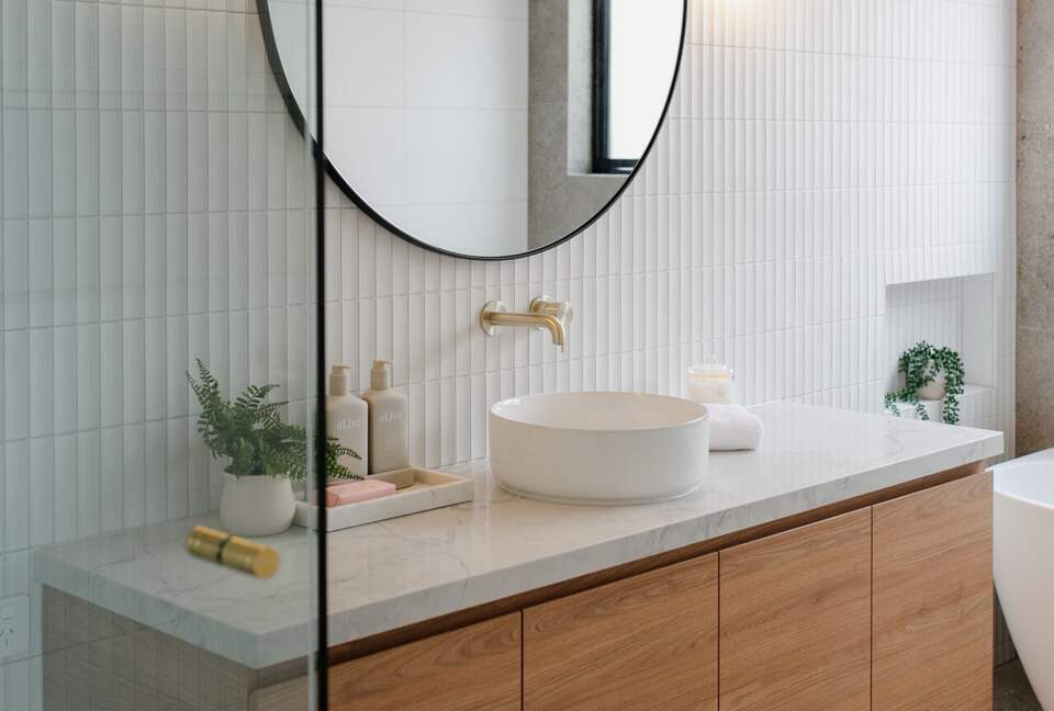 Architectural Elegance with Coastal Views - San Remo, Australia