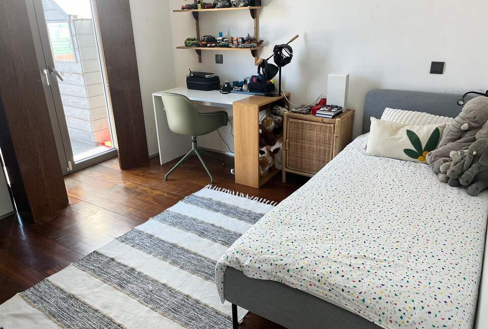 Skyline Serenity | A Contemporary Porto Townhouse - Porto, Portugal