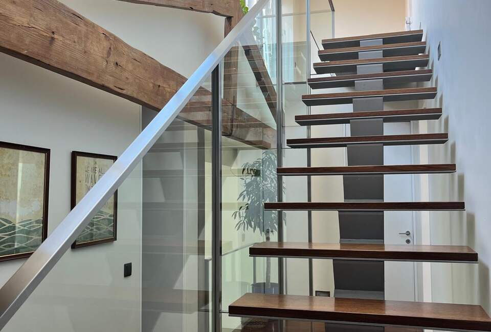 Skyline Serenity | A Contemporary Porto Townhouse - Porto, Portugal