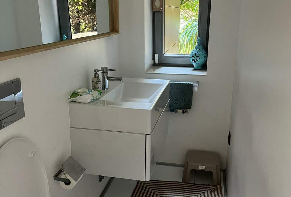 Skyline Serenity | A Contemporary Porto Townhouse - Porto, Portugal