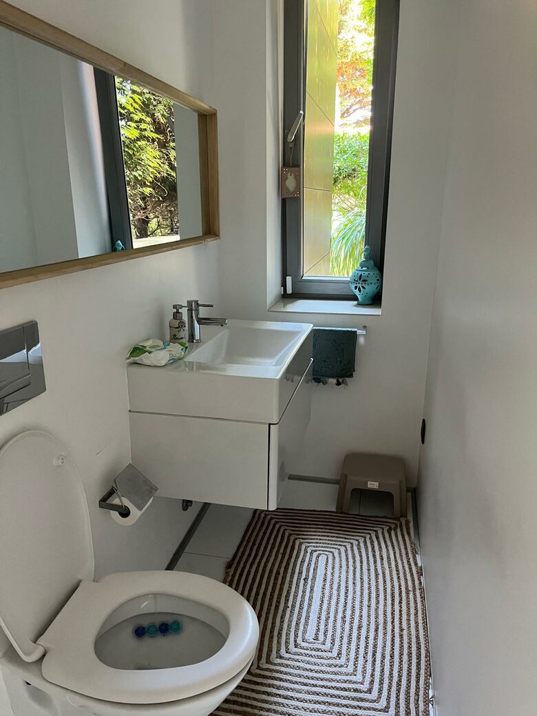 Skyline Serenity | A Contemporary Porto Townhouse - Porto, Portugal