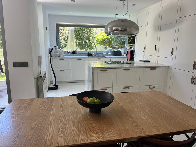 Skyline Serenity | A Contemporary Porto Townhouse - Porto, Portugal