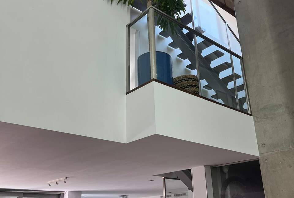 Skyline Serenity | A Contemporary Porto Townhouse - Porto, Portugal