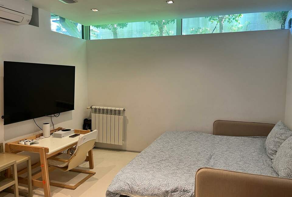 Skyline Serenity | A Contemporary Porto Townhouse - Porto, Portugal