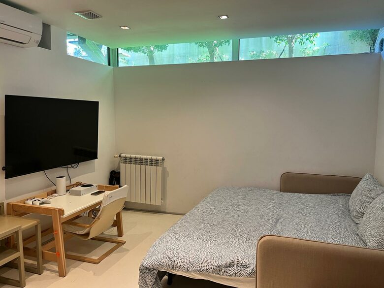 Skyline Serenity | A Contemporary Porto Townhouse - Porto, Portugal