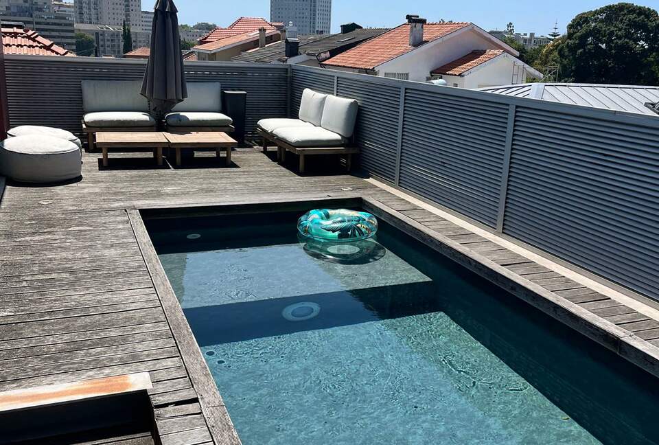 Skyline Serenity | A Contemporary Porto Townhouse - Porto, Portugal