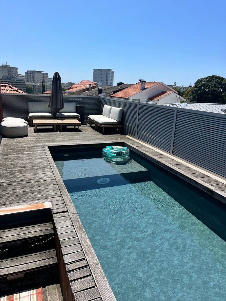 Skyline Serenity | A Contemporary Porto Townhouse - Porto, Portugal