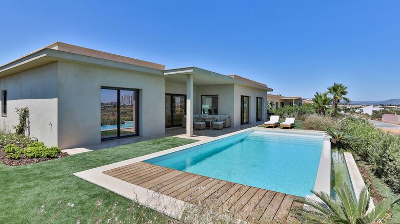 Algarve Waterfront Villa with pool - Faro, Portugal