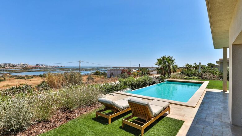 Algarve Waterfront Villa with pool - Faro, Portugal