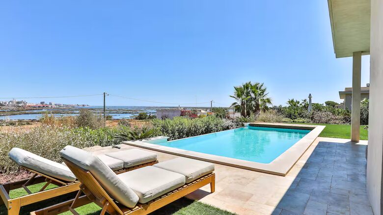Algarve Waterfront Villa with pool - Faro, Portugal