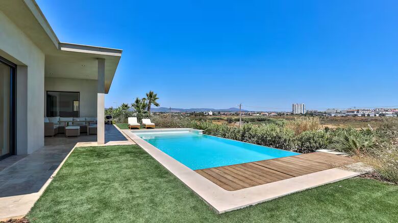 Algarve Waterfront Villa with pool - Faro, Portugal