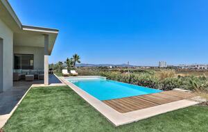 Algarve Waterfront Villa with pool - Faro, Portugal