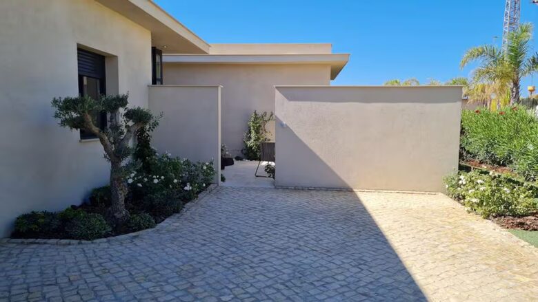 Algarve Waterfront Villa with pool - Faro, Portugal