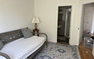 San Francisco Bay Waterfront Apartment - Tiburon, California