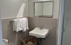 San Francisco Bay Waterfront Apartment - Tiburon, California