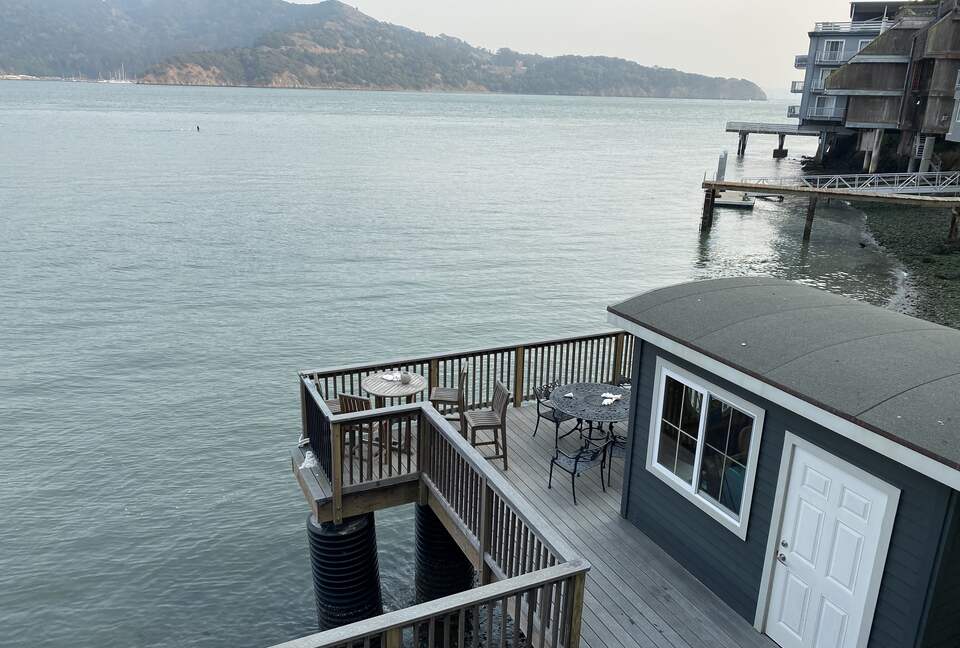 San Francisco Bay Waterfront Apartment - Tiburon, California