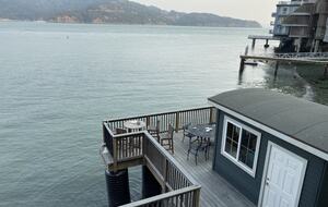 San Francisco Bay Waterfront Apartment - Tiburon, California