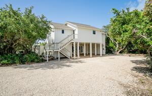 Tranquil Retreat with Private Pool - Eastpoint, Florida
