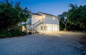 Tranquil Retreat with Private Pool - Eastpoint, Florida