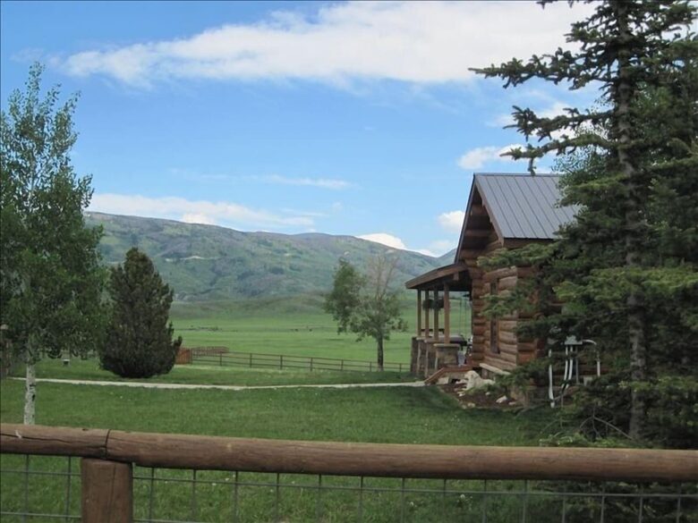 Luxury Log Ranch with Hot Tub, Sauna & Horse Facilities near Steamboat - Steamboat Springs, Colorado