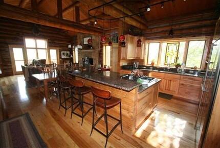 Luxury Log Ranch with Hot Tub, Sauna & Horse Facilities near Steamboat - Steamboat Springs, Colorado