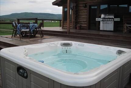 Luxury Log Ranch with Hot Tub, Sauna & Horse Facilities near Steamboat - Steamboat Springs, Colorado