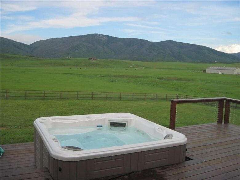 Luxury Log Ranch with Hot Tub, Sauna & Horse Facilities near Steamboat - Steamboat Springs, Colorado