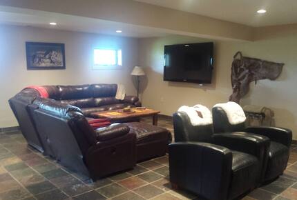 Luxury Log Ranch with Hot Tub, Sauna & Horse Facilities near Steamboat - Steamboat Springs, Colorado