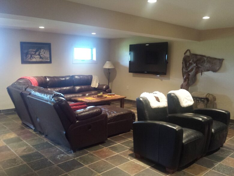 Luxury Log Ranch with Hot Tub, Sauna & Horse Facilities near Steamboat - Steamboat Springs, Colorado