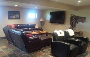 Luxury Log Ranch with Hot Tub, Sauna & Horse Facilities near Steamboat - Steamboat Springs, Colorado