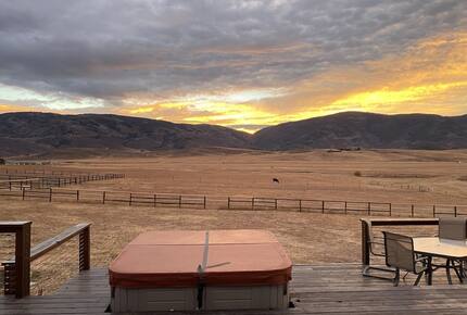 Luxury Log Ranch with Hot Tub, Sauna & Horse Facilities near Steamboat - Steamboat Springs, Colorado