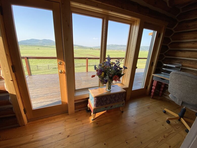 Luxury Log Ranch with Hot Tub, Sauna & Horse Facilities near Steamboat - Steamboat Springs, Colorado