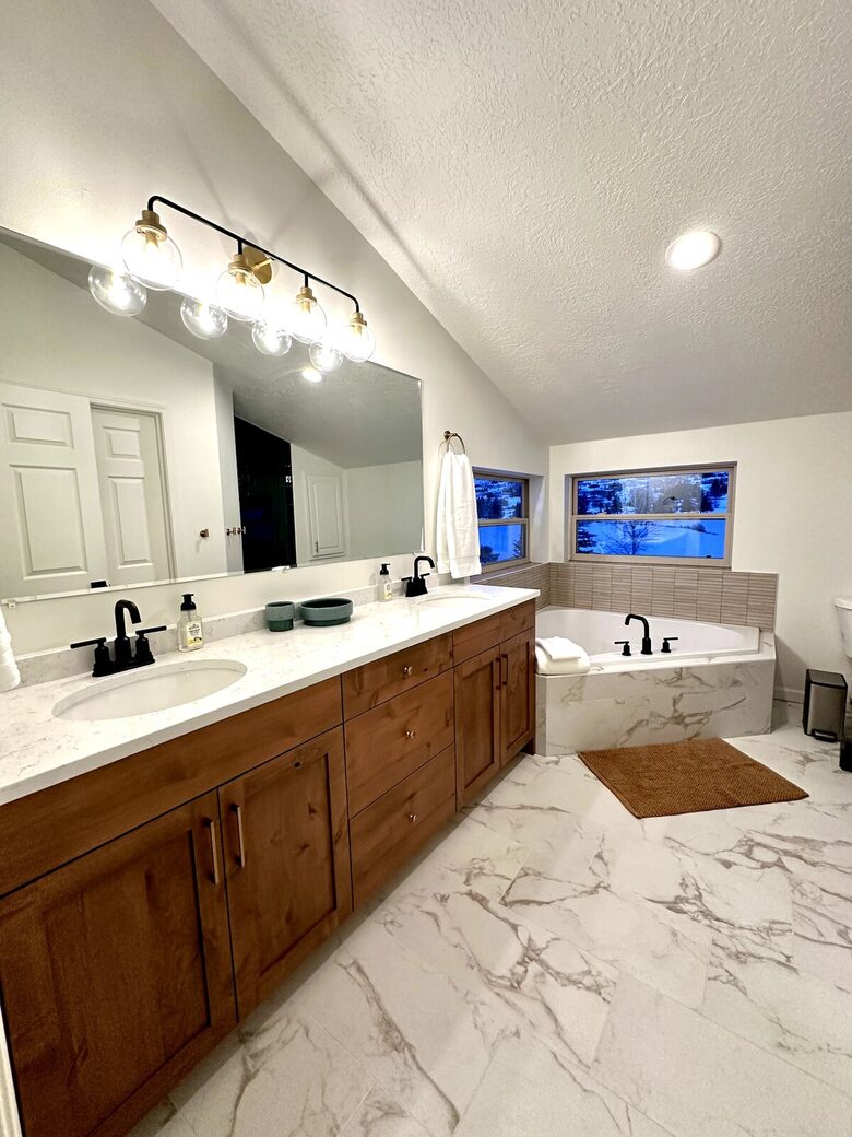 Refined Retreat at Bear Lake’s Sweetwater Golf Course - Garden City, Utah