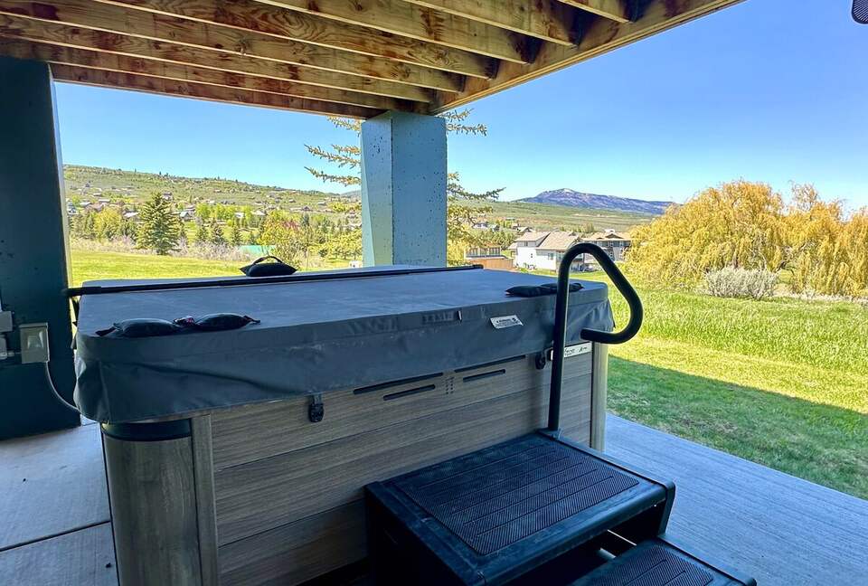 Refined Retreat at Bear Lake’s Sweetwater Golf Course - Garden City, Utah