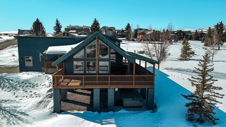 Refined Retreat at Bear Lake’s Sweetwater Golf Course - Garden City, Utah