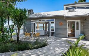 Matakana Haven with Panoramic Sea Views - Matakana, New Zealand