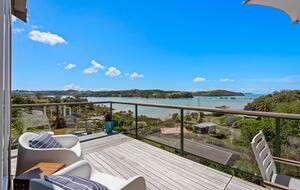 Matakana Haven with Panoramic Sea Views - Matakana, New Zealand