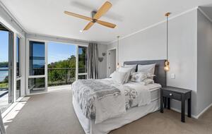Matakana Haven with Panoramic Sea Views - Matakana, New Zealand