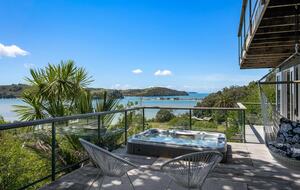 Matakana Haven with Panoramic Sea Views - Matakana, New Zealand