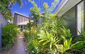 Hidden Gem at the Edge of Noosa National Park - Sunshine Coast, Australia