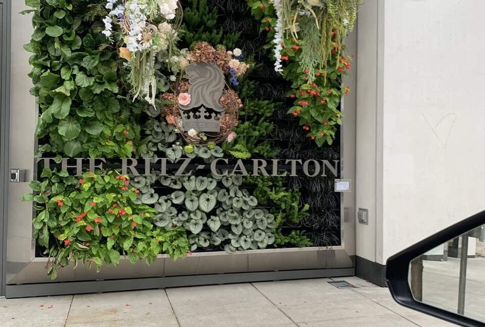 Sophisticated High-Rise Retreat in the Heart of Downtown Portland - Portland, Oregon