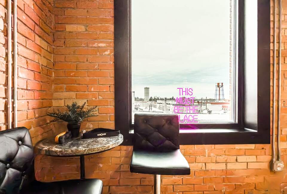 Downtown Idaho Falls Penthouse w/ in-suite Arcade, Pool Table, Sauna & 4DMassage Chair - Idaho Falls, Idaho