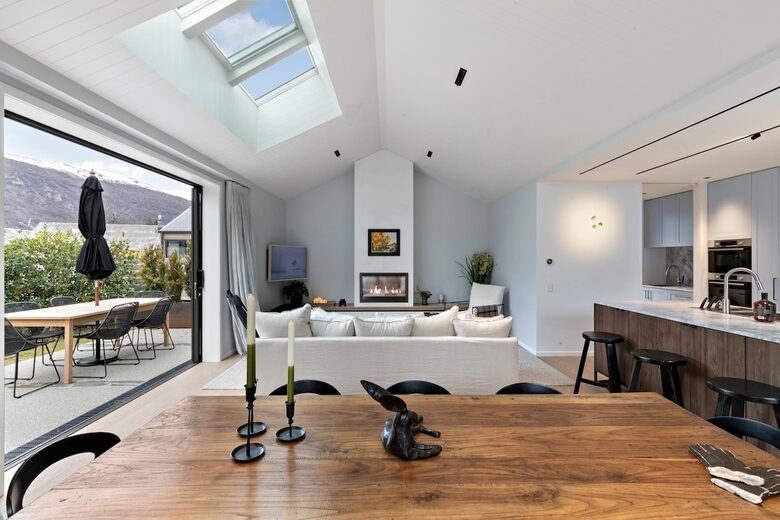 Modern Alpine Escape with Designer Finishes - Arrowtown, New Zealand