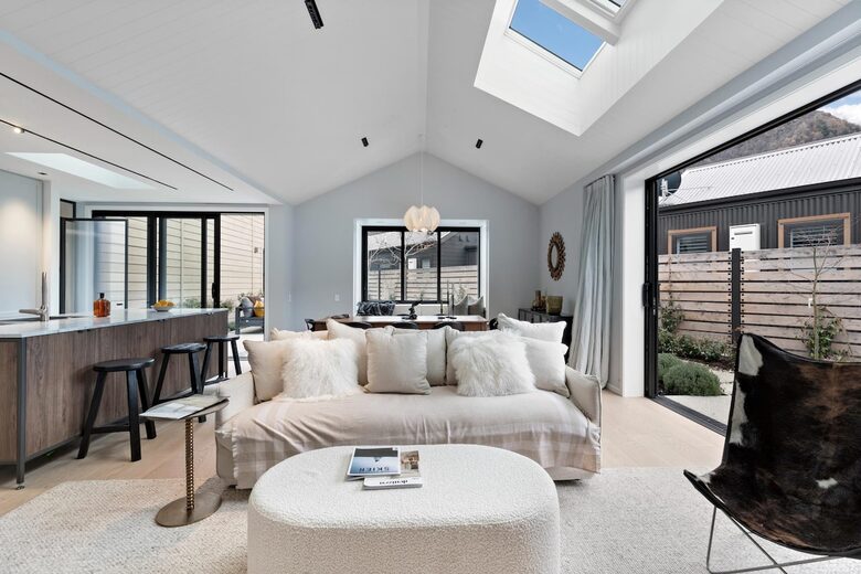 Modern Alpine Escape with Designer Finishes - Arrowtown, New Zealand