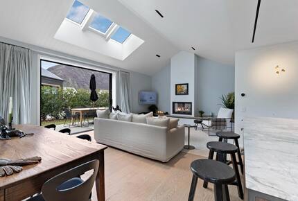 Modern Alpine Escape with Designer Finishes - Arrowtown, New Zealand